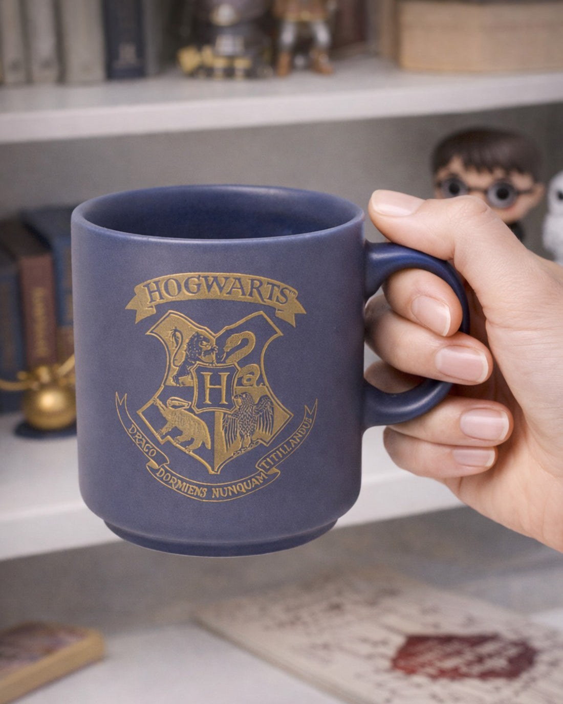 Caneca Mini Tina Cerâmica 100ml Brasão Hogwarts